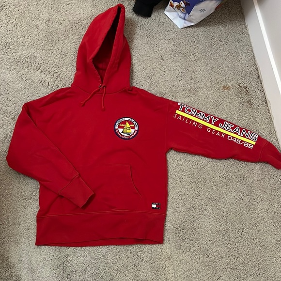 Tommy Hilfiger brand hoodie - Picture 1 of 2